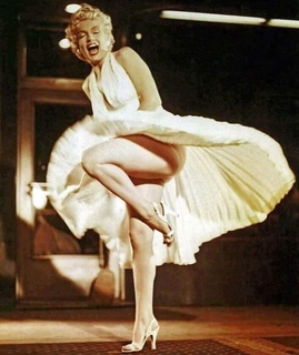 Marilyn Monroe feet photo thumbnail
