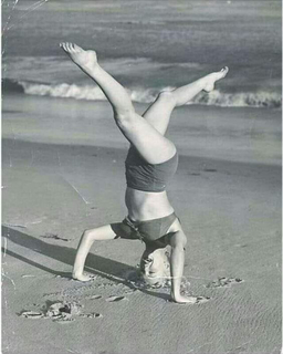 Marilyn Monroe feet photo thumbnail