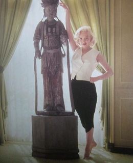 Marilyn Monroe feet photo thumbnail