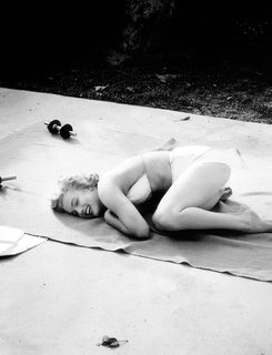 Marilyn Monroe feet photo thumbnail
