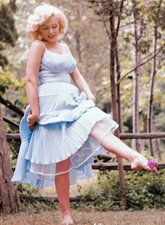 Marilyn Monroe feet photo thumbnail