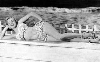 Marilyn Monroe feet photo thumbnail