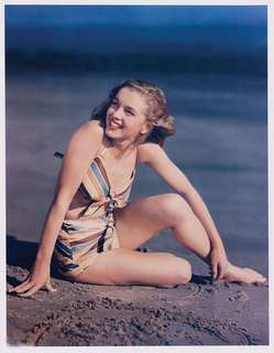 Marilyn Monroe feet photo thumbnail