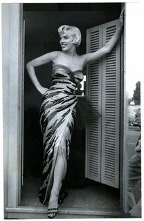 Marilyn Monroe feet photo thumbnail