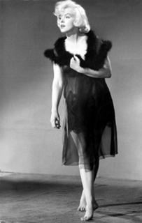 Marilyn Monroe feet photo thumbnail