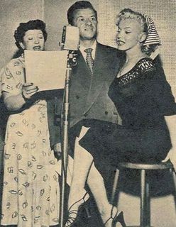 Marilyn Monroe feet photo 7