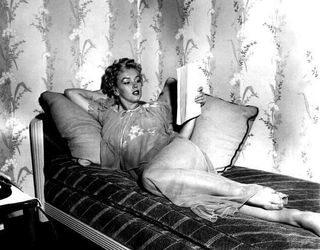 Marilyn Monroe feet photo 5