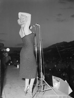 Marilyn Monroe feet photo 1