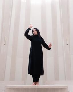Marina Abramovic feet photo 13
