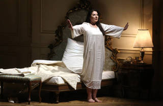 Marina Abramovic feet photo 7