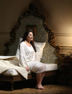 Marina Abramovic feet photo 1