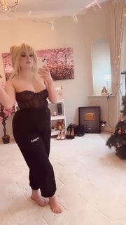 Marina Joyce feet photo 3