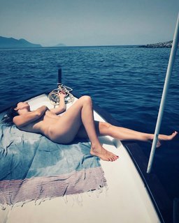 Marina La Rosa feet photo thumbnail