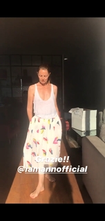 Marina La Rosa feet photo thumbnail