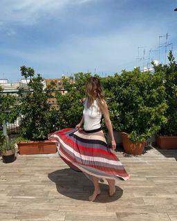 Marina La Rosa feet photo thumbnail