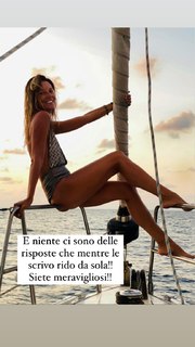 Marina La Rosa feet photo thumbnail