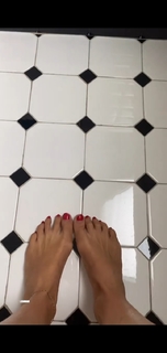 Marina La Rosa feet photo thumbnail