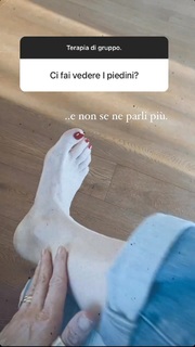 Marina La Rosa feet photo thumbnail