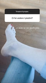 Marina La Rosa feet photo thumbnail