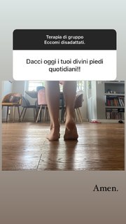 Marina La Rosa feet photo thumbnail