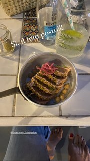 Marina La Rosa feet photo thumbnail