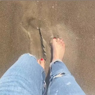 Marina La Rosa feet photo thumbnail