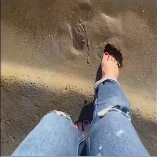 Marina La Rosa feet photo thumbnail