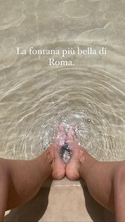 Marina La Rosa feet photo thumbnail