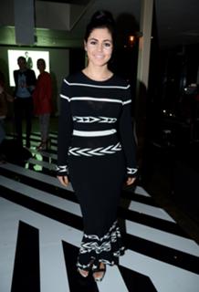 Marina Lambrini Diamandis feet photo thumbnail