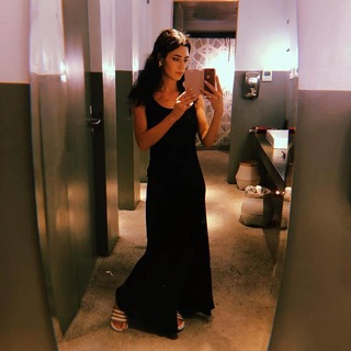 Marina Lambrini Diamandis feet photo thumbnail