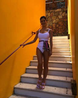 Marina Lambrini Diamandis feet photo thumbnail