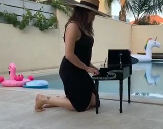 Marina Maximilian Blumin feet photo 4