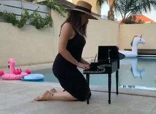 Marina Maximilian Blumin feet photo 3