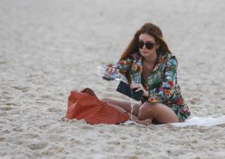 Marina Ruy Barbosa feet photo thumbnail