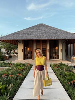 Marina Ruy Barbosa feet photo thumbnail