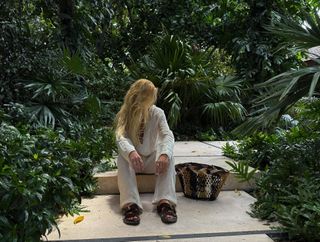 Marina Ruy Barbosa feet photo thumbnail