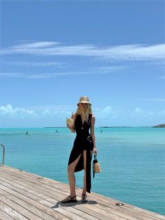 Marina Ruy Barbosa feet photo thumbnail