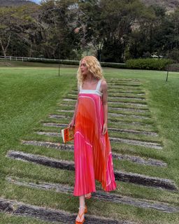 Marina Ruy Barbosa feet photo thumbnail