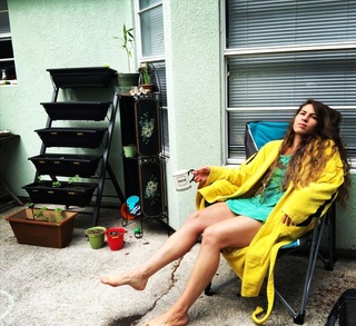 Marina Shafir feet photo thumbnail