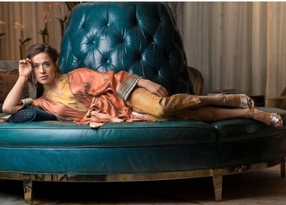 Marina Squerciati feet photo thumbnail