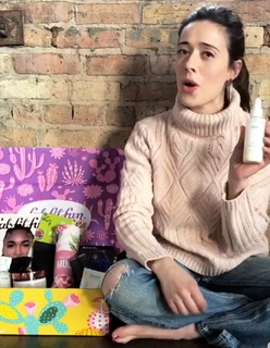 Marina Squerciati feet photo thumbnail