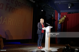 Marine Le Pen feet photo thumbnail