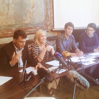 Marine Le Pen feet photo thumbnail