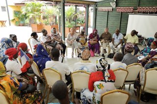 Marine Le Pen feet photo thumbnail