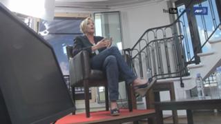 Marine Le Pen feet photo thumbnail