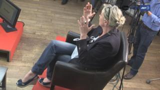 Marine Le Pen feet photo thumbnail