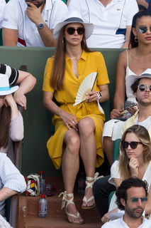 Marine Lorphelin feet photo thumbnail