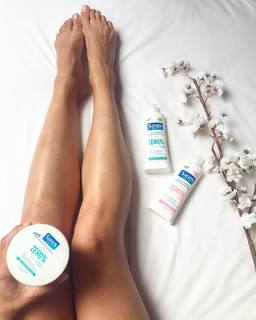 Marine Lorphelin feet photo thumbnail