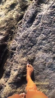 Marine Lorphelin feet photo thumbnail