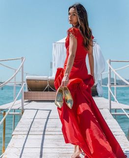 Marine Lorphelin feet photo thumbnail